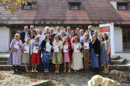 Gruppenbild der Absolventinnen und Absolventen