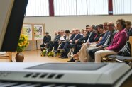 Personen in einem Veranstaltungssaal