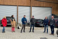 Alle Beteiligten stehen zusammen